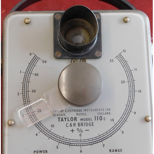 572 - Taylor 110C Valve Capacitance Resistance Bridge, Vintage with Magic Eye Tuning (Untested). An exce... 