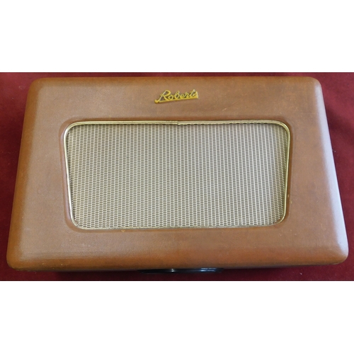 575 - Roberts Model R500 portable transistor radio, takes two 9v batteries, with plastic/leather case. In ... 