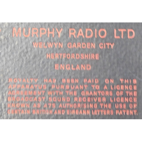 583 - Murphy U572 1960s Tube Radio with red and white bakelite, in very good condition. (Untested) Buyer c... 