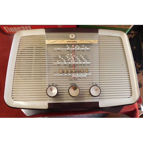 585 - Murphy A372, 1950s valve radio, with bakelite case. this radio has been restored and in good conditi... 