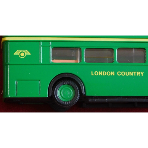 67 - Gilbow EFE A.E.C.R.T London Country 10123 unused, boxed