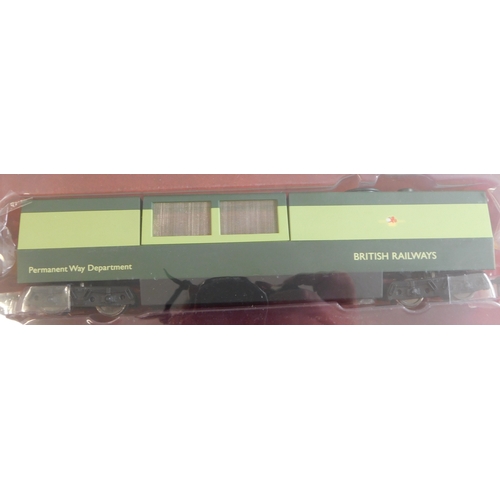 72 - Dapol MRC Authentic Scale Model B800 BR Green unused, boxed