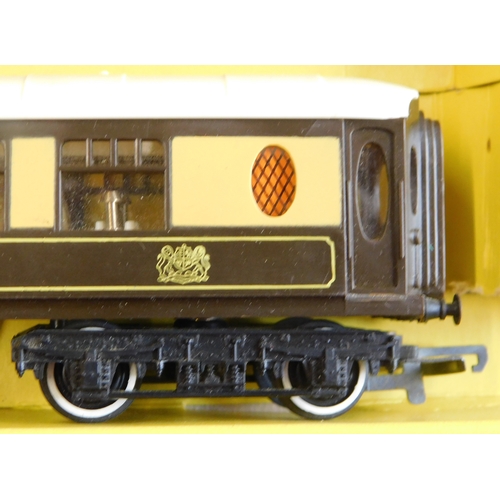 81 - Hornby R228 Pullman 1st Class with Seats, Mint in Box.