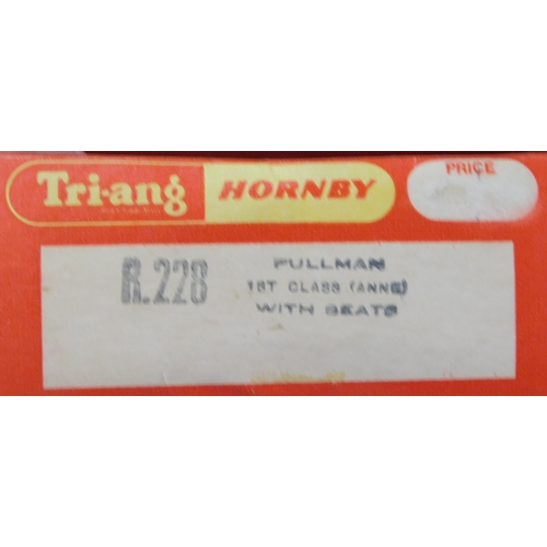 81 - Hornby R228 Pullman 1st Class with Seats, Mint in Box.