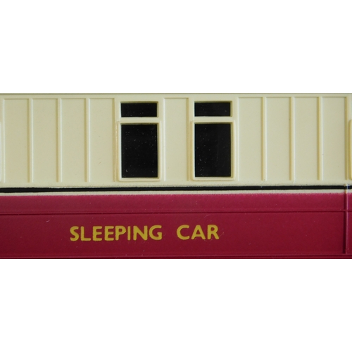 83 - Hornby Railways R419 BR Ex LNER Sleeping Car, Mint in Box.