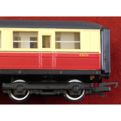 90 - Hornby Railways R409 BR Ex LNER Composite Coach, Mint in Box.