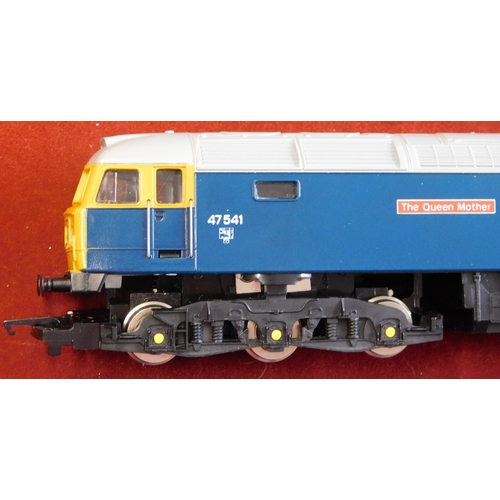 91 - Hornby Railways R319 Class 47 Diesel The Queen Mother, Mint in Box.