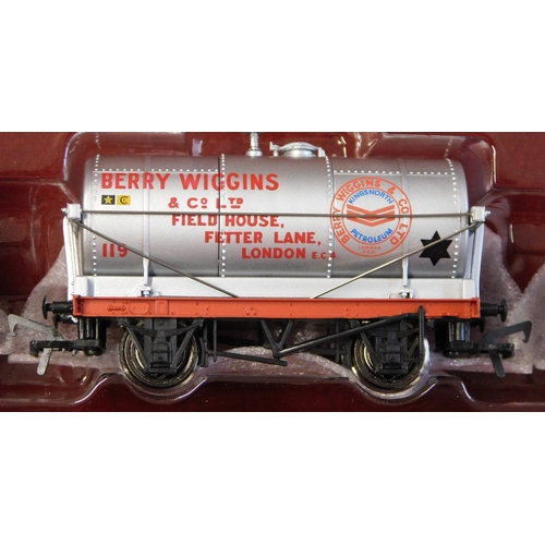 99 - TTC 33-528 Tanker Traffic Classics Berry Wiggins 3PC Set, Mint in Box.