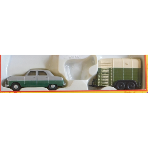 19 - Classix EM76518 Horsebox Twin Axle Olive Green & Cream Towed by Ford Zodiac (1) and EM76517 Bluebird... 