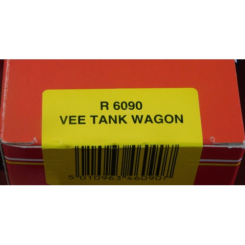 129 - Top Link by Hornby R6090 Vee Tank Wagon, Mint in Box.