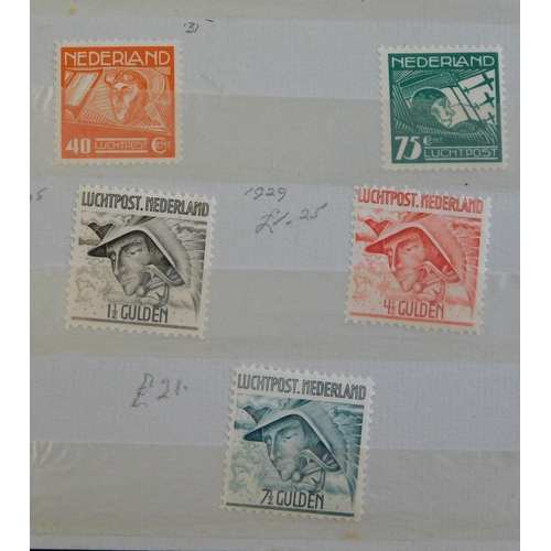 1284 - Spain 1932 Madrid Exhibition Souvenir booklet of u/m and one used Netherland stamps 1924-1931 (29). ... 