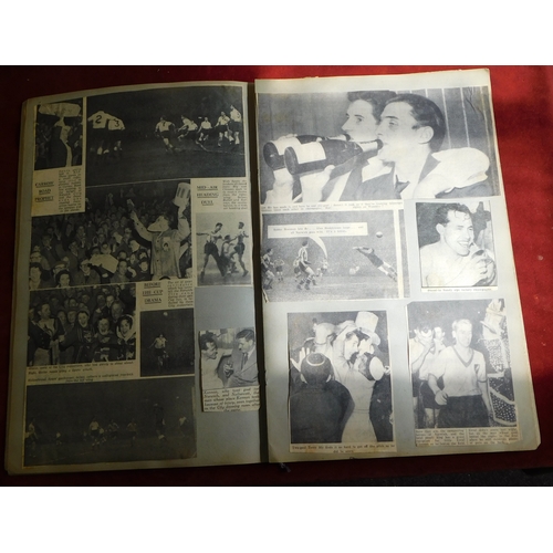 589 - Football. Collection of Norwich City Newspaper and Press cuttings. (x3) Scrapbooks. 40pp. Approx 37 ... 