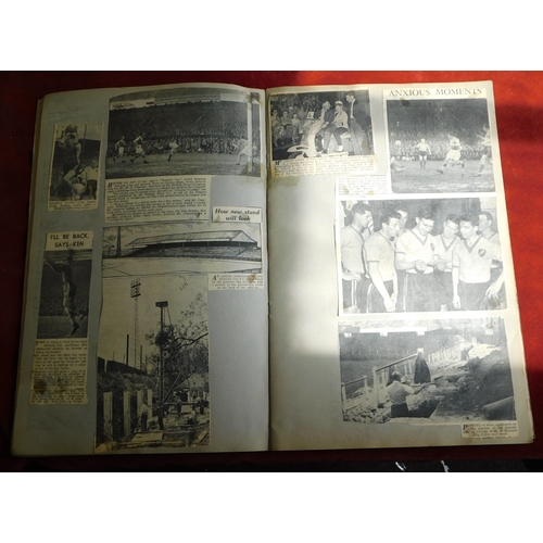 589 - Football. Collection of Norwich City Newspaper and Press cuttings. (x3) Scrapbooks. 40pp. Approx 37 ... 