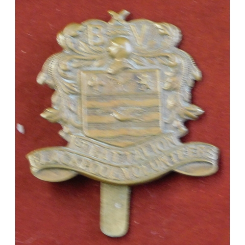 231 - British WWI 1st Battalion Blackpool Volunteers Cap Badge, gilding-metal, slider with makers mark: Th... 