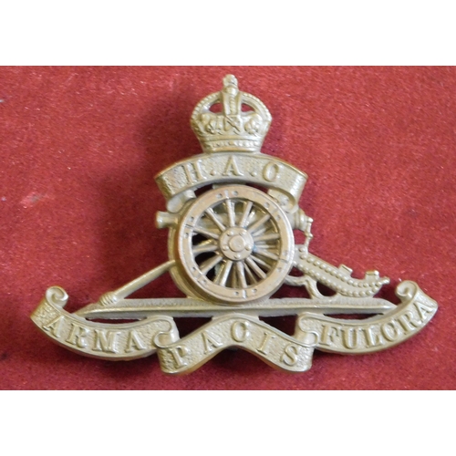 246 - British WWII Honourable Artillery Company Cap Badge, gilding metal with slider