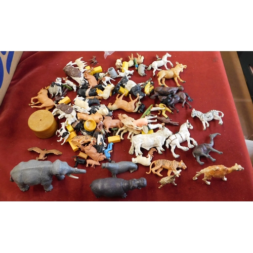 362 - Collection of Plastic Animals; Domestic, Farm, Zoo. UK and International. A Noah's Arc. Mixed lot.