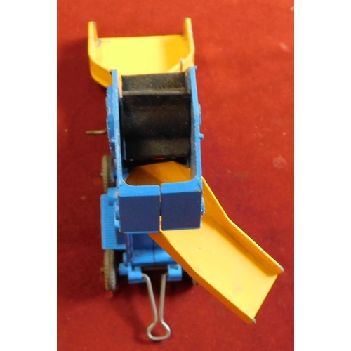 363 - Toys - Dinky Supertoys 964 by Meccano. Rare Reverse Colours. Elevator Loader, with working hopper el... 