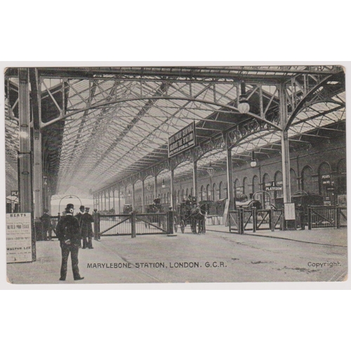 375 - Postcard - Marylebone Station. Great Central Railway. Interior view. Activity. Used 1906.