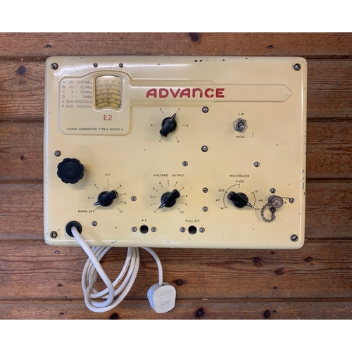 52 - Advance Signal Generator. A Type E, model 2 signal generator made by Advance Components of London, c... 