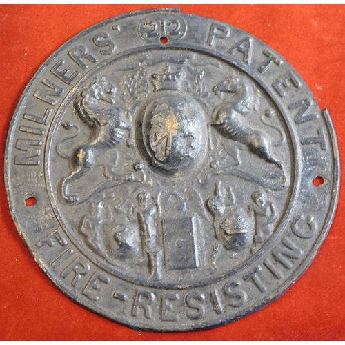 405 - Round Wall Plaque Tin Plate 8