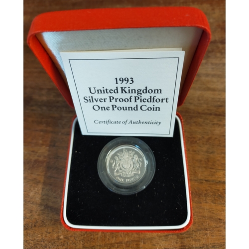 532 - Great Britain 1993 One Pound Silver proof Piedfort, Royal Mint box and certificate