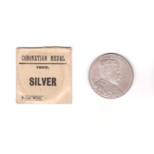 562 - Great Britain 1902 Coronation Silver medal, UNC, in Royal Mint packet, 32mm