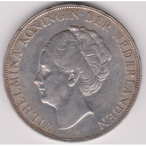 686 - Netherlands 1929 2.1/2 Gulden, KM165, silver, GVF / NEF