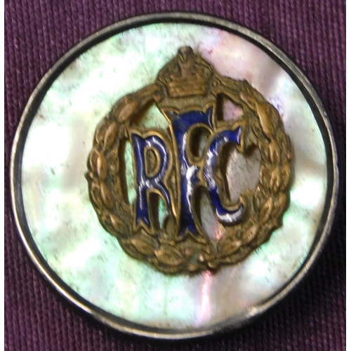 272 - British WWI Royal Flying Corps sweetheart badge, brass and enamel with pearl backing disc with circu... 