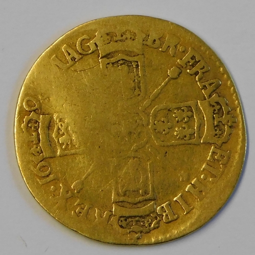 33 - Great Britain Gold 1690 William III Half Guinea, fair / near fine