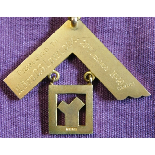 336 - Masonic Past Masters Jewel for a member of the Gunnersbury Lodge No. 3268 in 9ct gold and enamel, ma... 