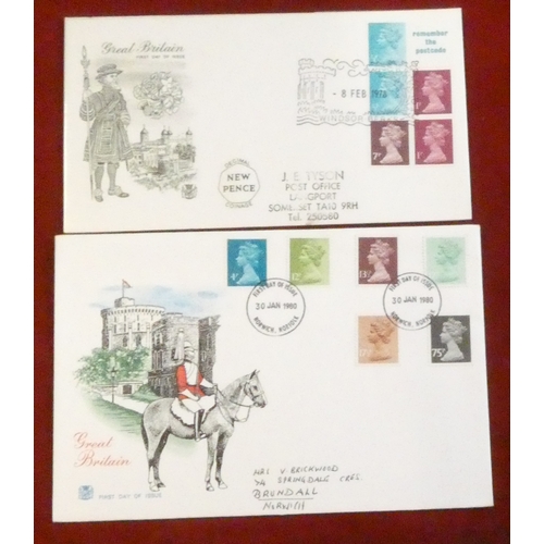 226 - Great Britain 1969-1993 25 Machin postage issue FDCs includes some regionals.