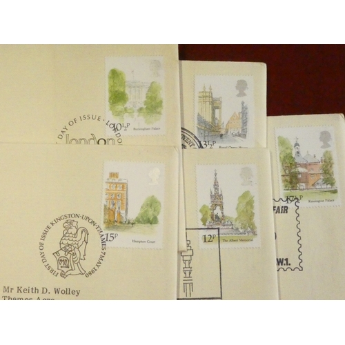 238 - GB FDCs 1980 London Landmarks set on five FDCs each with gold ingot replica of the stamp. Scarce ser... 
