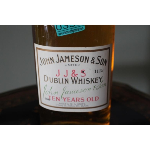 335 - John Jameson & Son, 10 year old Dublin Whiskey Bottled by Scotts of Kilkee in the 1960's (quart size... 