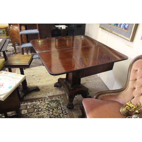 500 - Victorian Mahogany Tea Table on Carved Column with 4 carved Lion Claw Feet