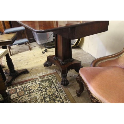 500 - Victorian Mahogany Tea Table on Carved Column with 4 carved Lion Claw Feet