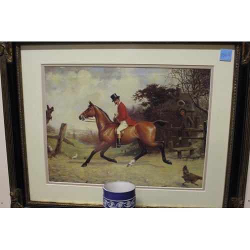 92 - Pair of Decorative Framed Hunting Prints 