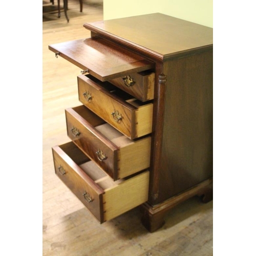 168 - Late 19th Century Mahogany Chest of 4 Graduated Drawers and a Brushing Slide - neat Size  (72cm Tall... 