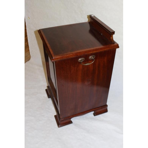 178 - Edwardian Inlaid Walnut Coal Purdonium - excellent condition  (64cm Tall x 39cm Square)