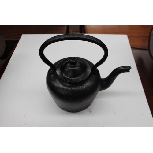 60 - Cast Iron Kettle with Lid