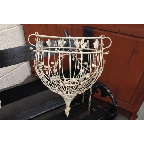 67 - Graduated Set of 3 Hanging Metal Baskets