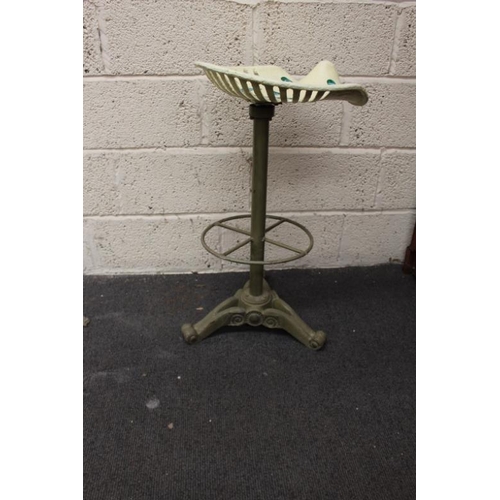 70 - Cast Iron Revolving Tractor Seat Stool 