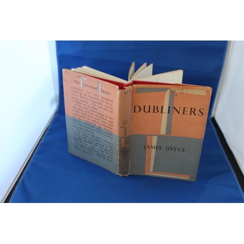 89 - 'Dubliners' by Joyce James.  Hardback Book & Dust Jacket in good condition.   Jonathan Cape, The Tra... 