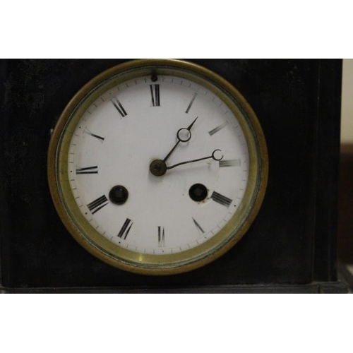 18 - Edwardian Slate Mantle Clock with Key and Pendelum (20cm Tall x 24cm wide)