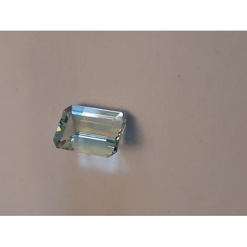 822 - Beryl Gemstone 5.90 carats, with IGI Certificate - AAA Grade