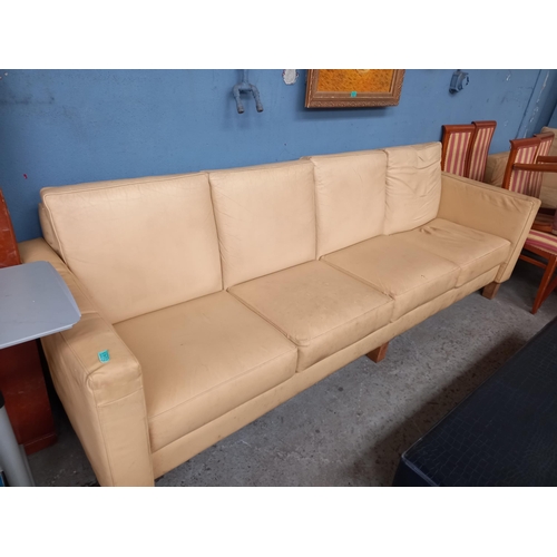 Lot 43        