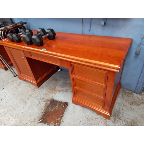 Lot 220       
