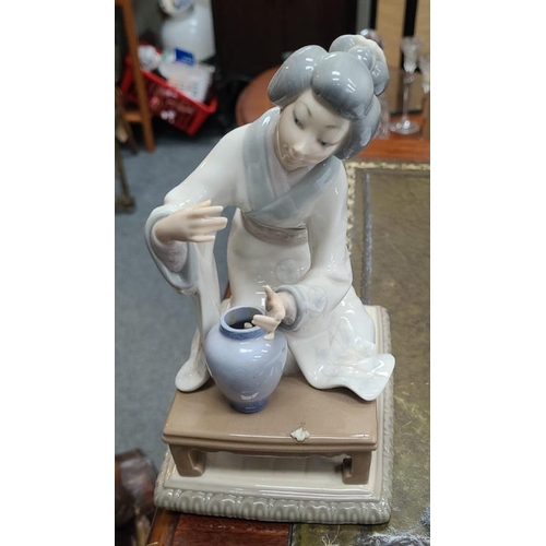 671 - Lladro Porcelain Figure (a/f)