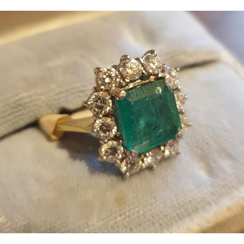 711 - 18 Carat Emerald and Diamond Antique Ring (Diamond approx 1.5 carats) Emeral approx 4carat  - Size P