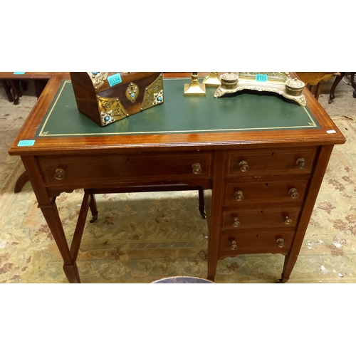 172 - Edwardian Mahogany Inlaid 4 Drawer Desk (neat size) (H75.5cm x W91.5cm x D49cm)