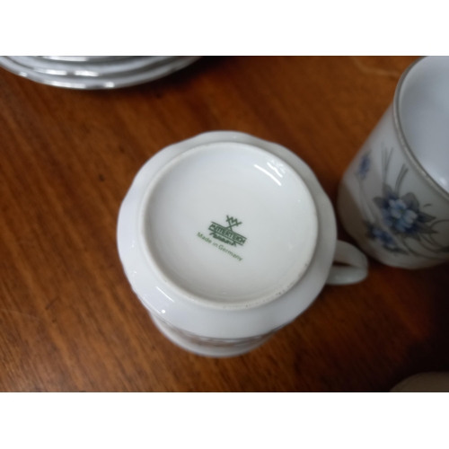 78 - Bavarian China Dinner Service (45 Pieces)